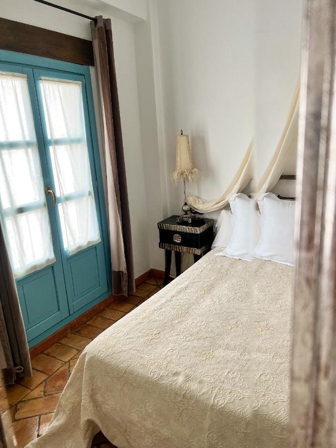 Hostal Servilia Καρμόνα Εξωτερικό φωτογραφία