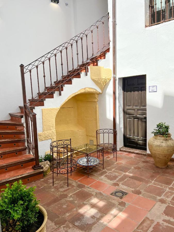 Hostal Servilia Καρμόνα Εξωτερικό φωτογραφία