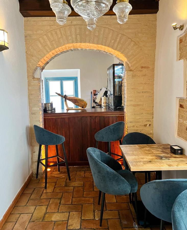 Hostal Servilia Καρμόνα Εξωτερικό φωτογραφία