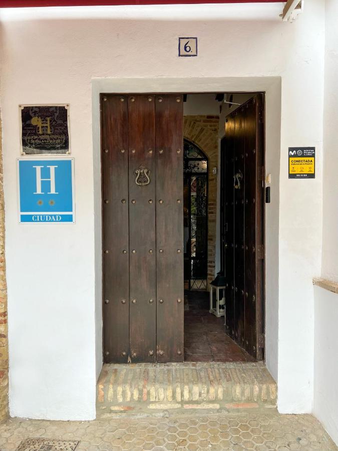 Hostal Servilia Καρμόνα Εξωτερικό φωτογραφία