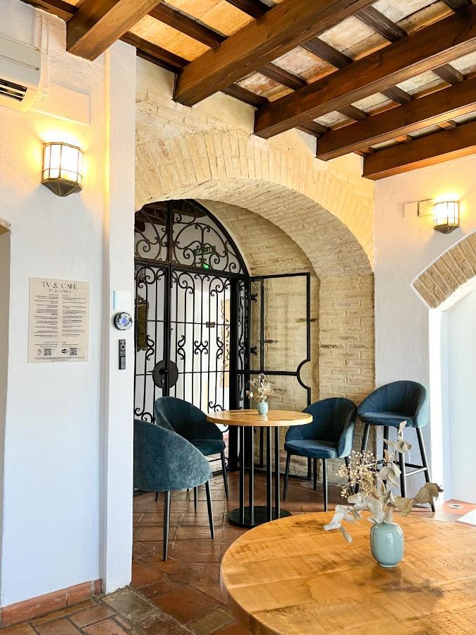 Hostal Servilia Καρμόνα Εξωτερικό φωτογραφία