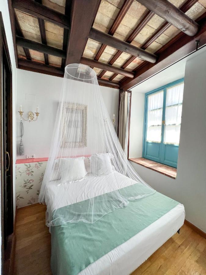 Hostal Servilia Καρμόνα Εξωτερικό φωτογραφία