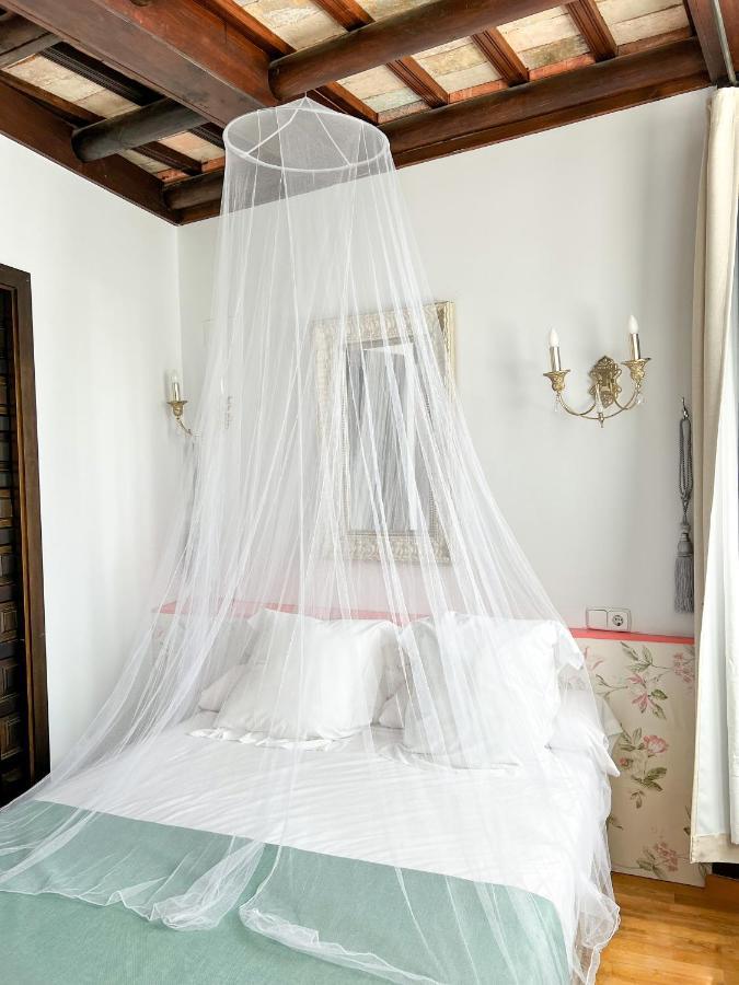 Hostal Servilia Καρμόνα Εξωτερικό φωτογραφία