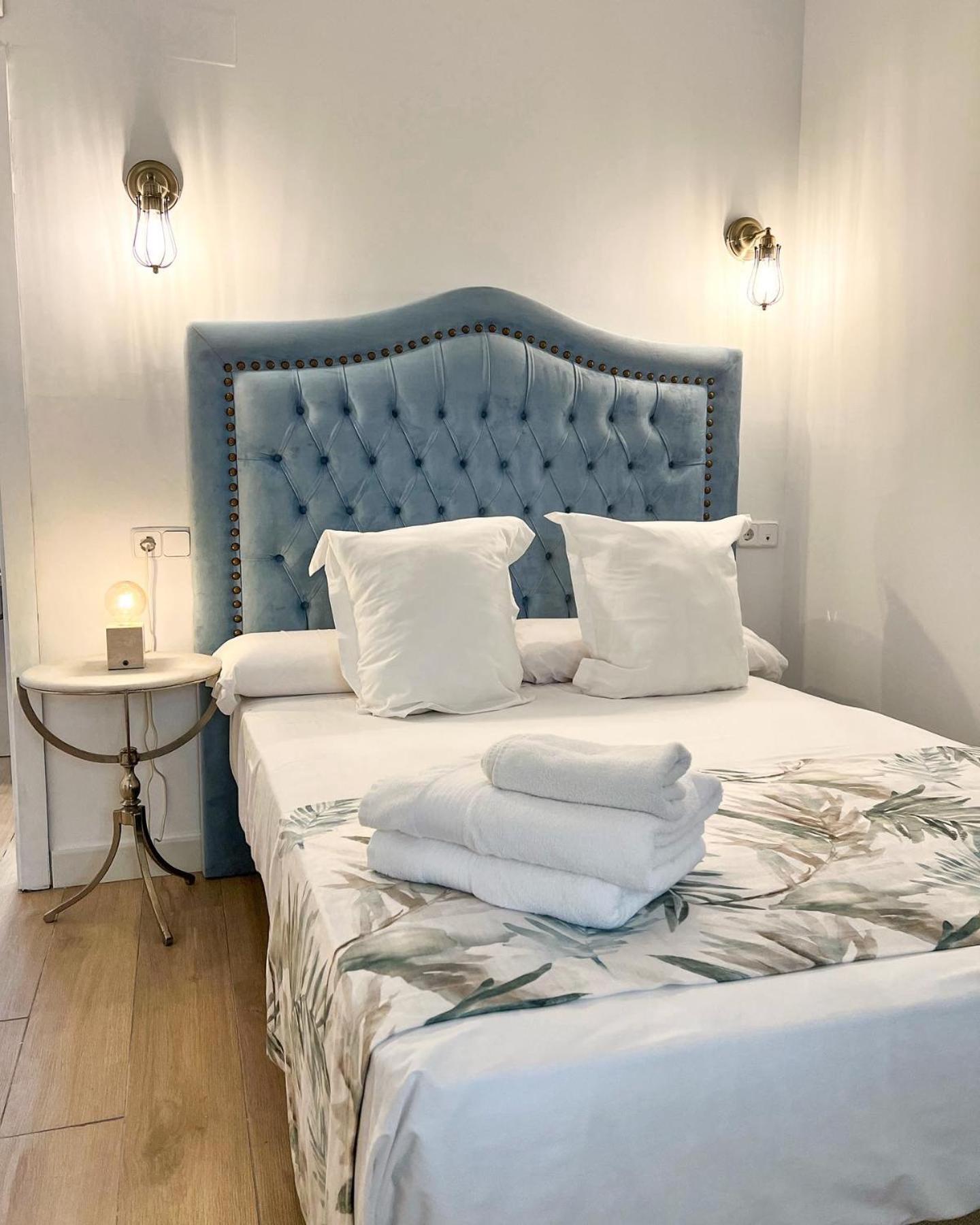 Hostal Servilia Καρμόνα Εξωτερικό φωτογραφία