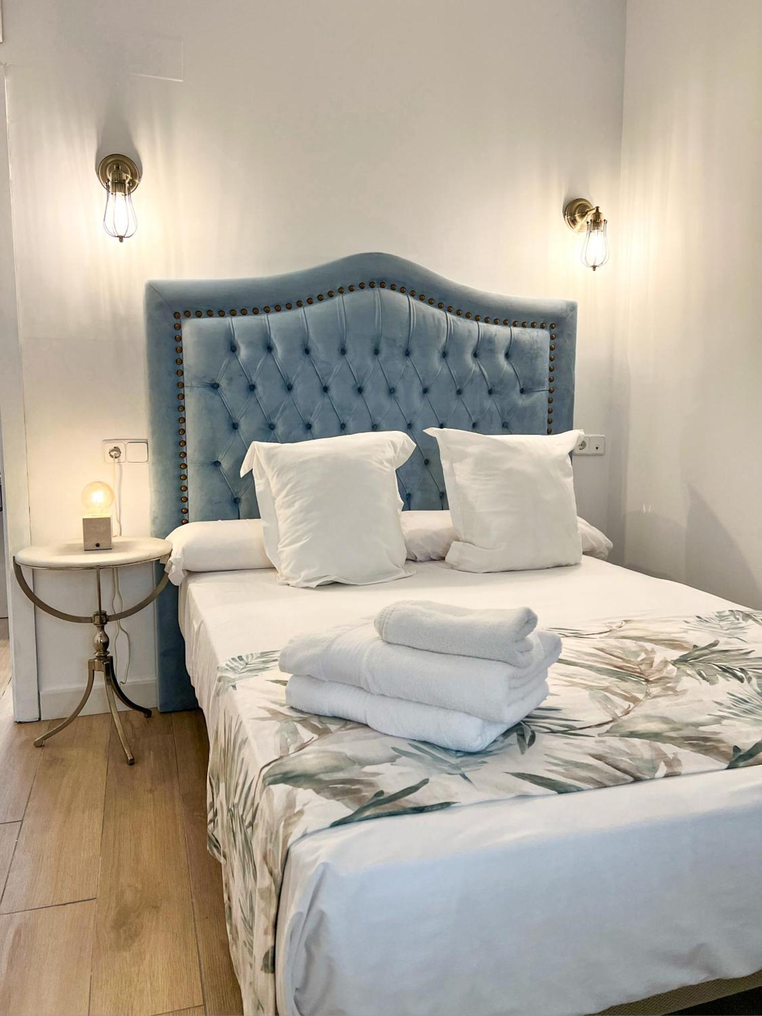 Hostal Servilia Καρμόνα Εξωτερικό φωτογραφία